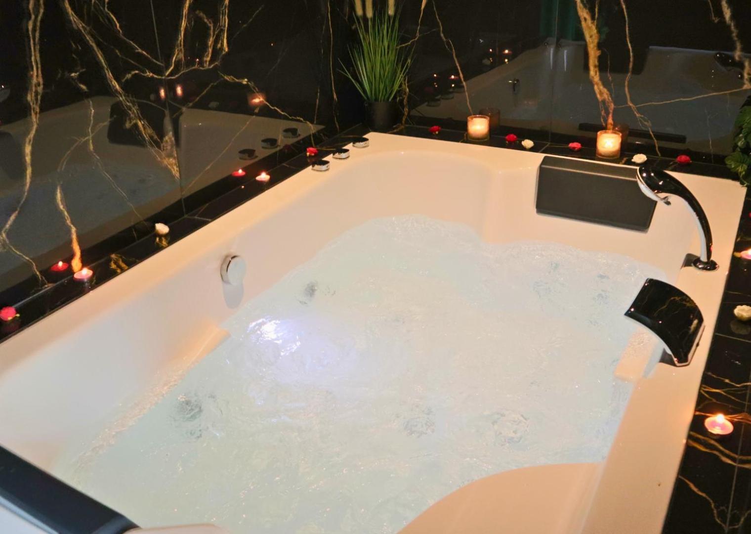 Sejour Detente A Saint-Omer - Jacuzzi Prive, Terrasse, Centre-Ville Et Parking Gratuit Exteriér fotografie